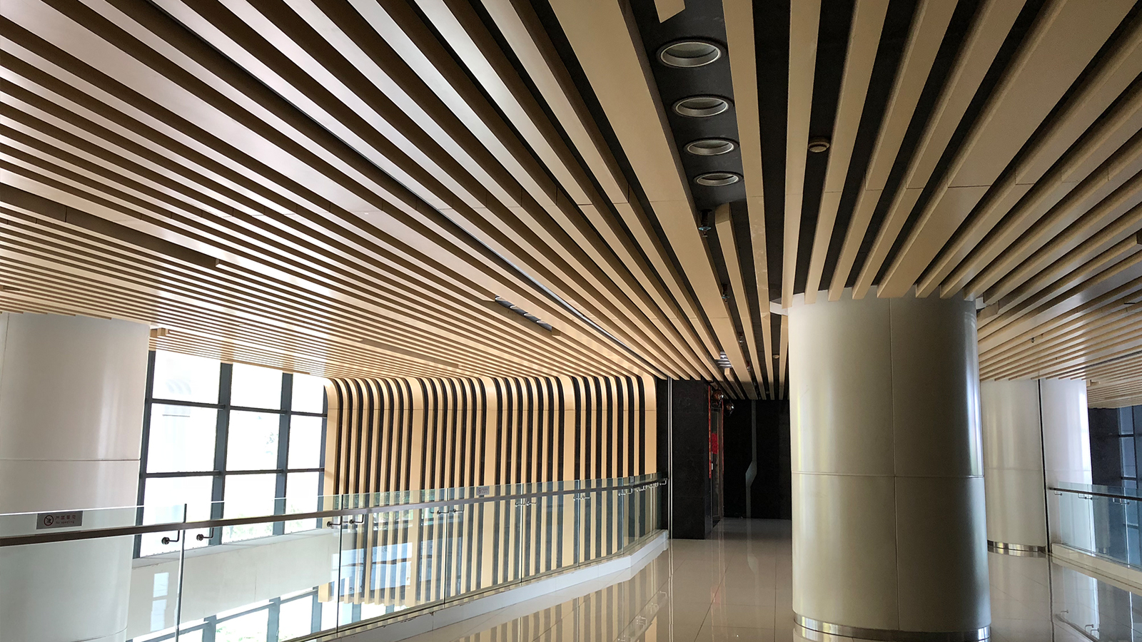 木紋鋁方通 | 無懼風雨洗禮，依然美觀靚麗 