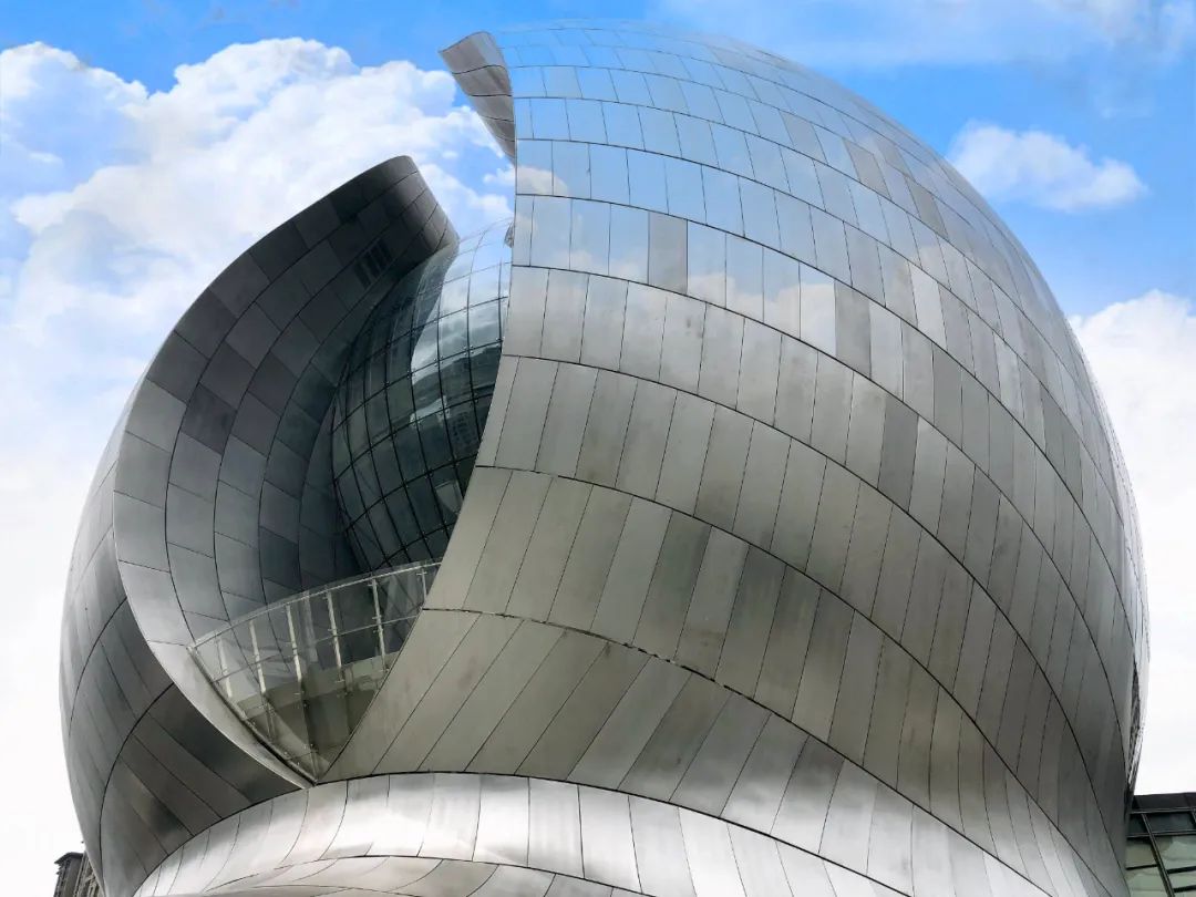 什么是雙曲鋁單板?？