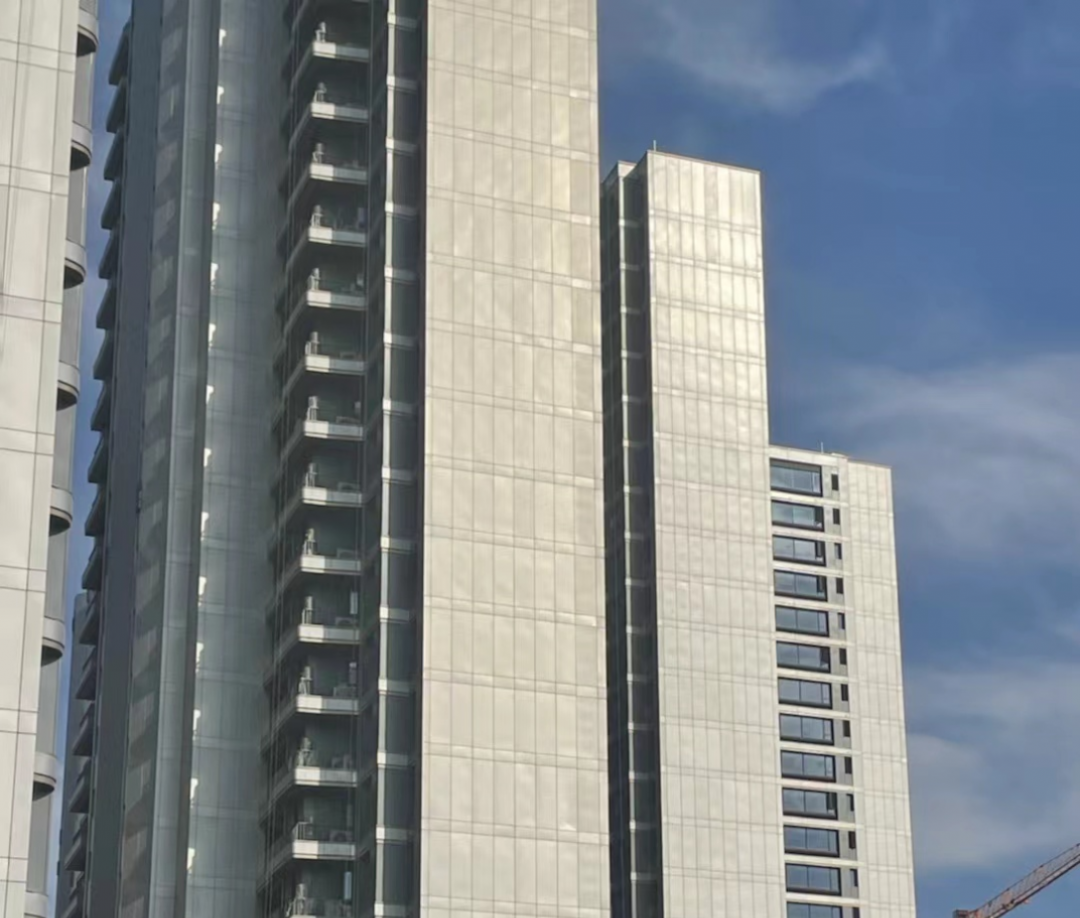 鋁單板上墻后表面出現(xiàn)凹凸不平整怎么辦？幾招教會(huì)你解決問(wèn)題